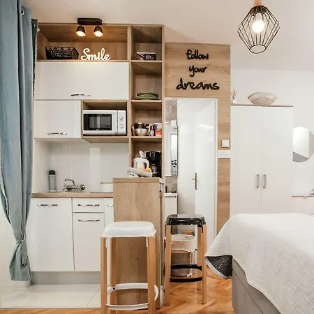 Nora 마카르스카