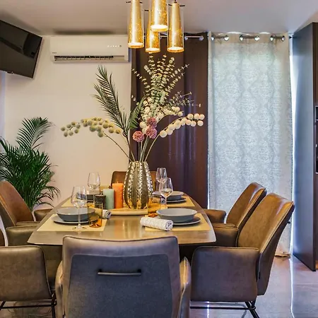 Nora マカルスカ