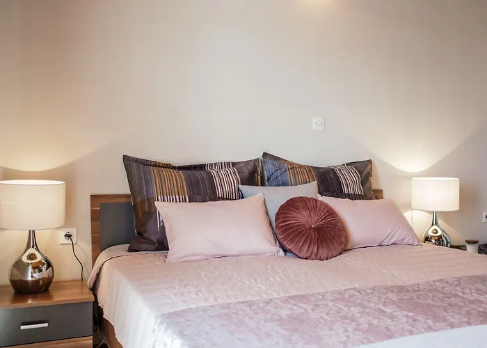 Nora Lägenhet Makarska